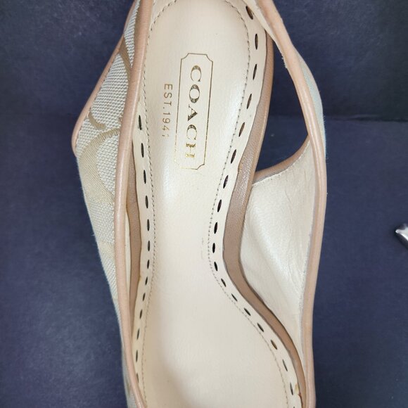 EUC - Coach Cynthia Signature Wedge Peep Toe Sandal Khaki Size 6B - Picture 11 of 16